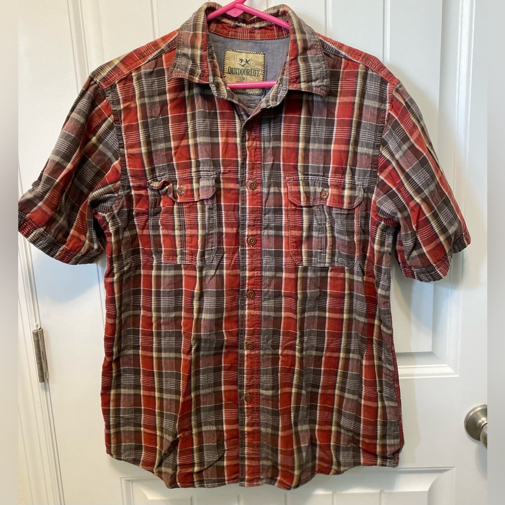 Outdoor Life plaid button up. Size Medium. Double breast pockets. 100% cotton.